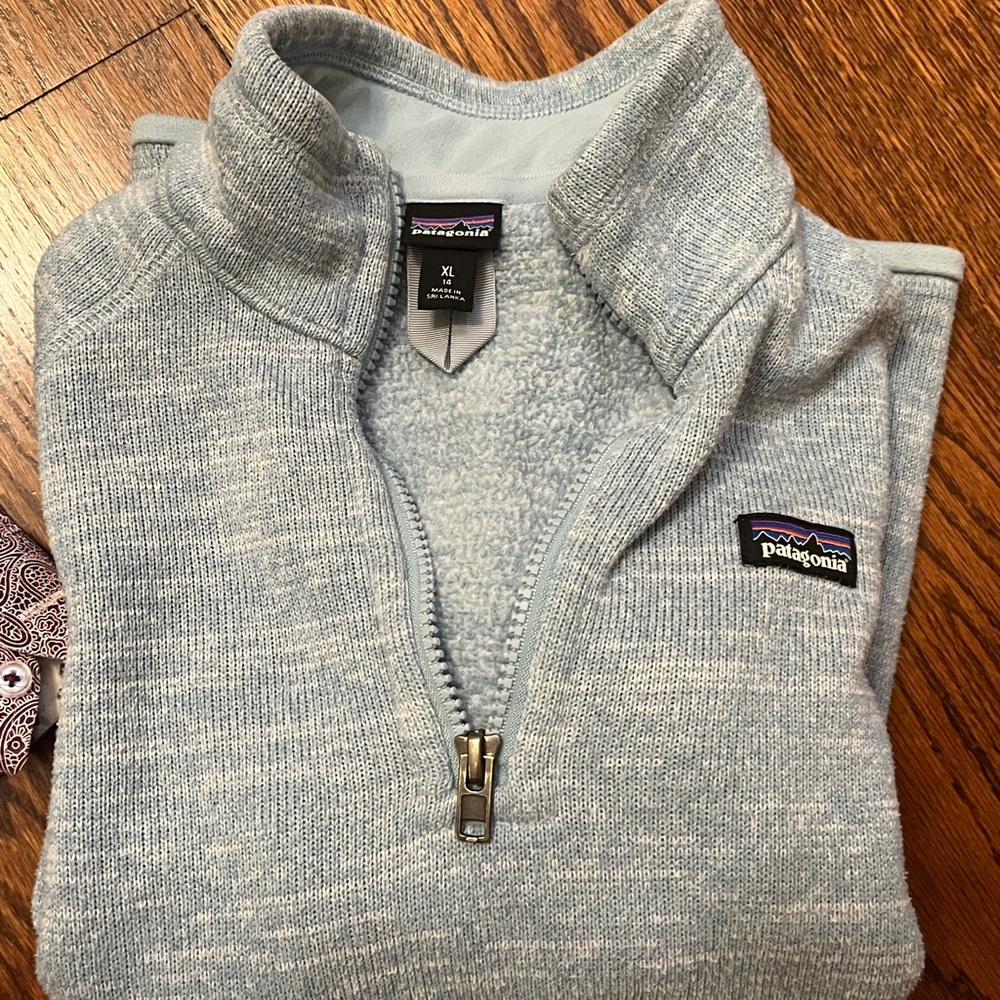 Patagonia girls’ Light Blue 1/4 zip Better Sweater